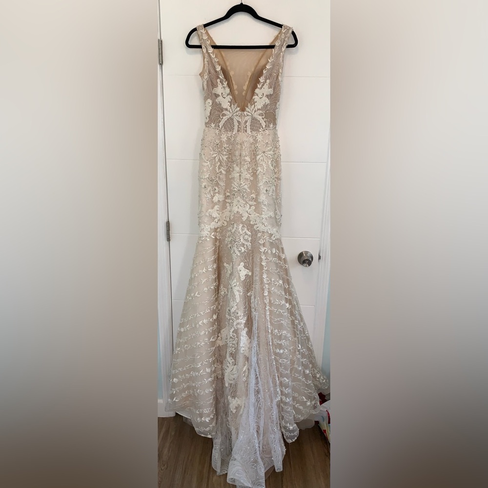 Milla Nova Briana Wedding Gown Lace 36 - Picture 6 of 13
